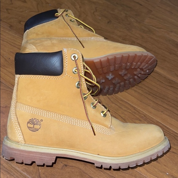 Timberland Shoes - Timberland Boots size  9 1/2